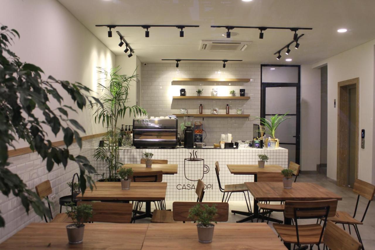 Casa Living Senayan Hotel Джакарта Экстерьер фото